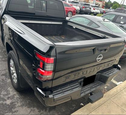 Super Black 2024 Nissan Frontier SV