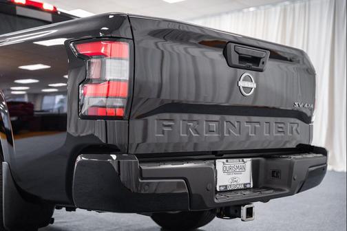 Super Black 2024 Nissan Frontier SV