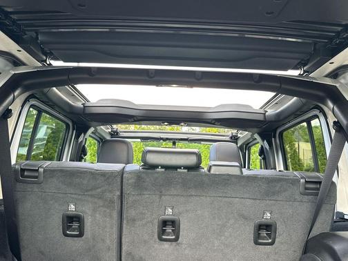 Bright White Clearcoat 2023 Jeep Wrangler 4xe Sahara