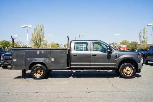 MAGNETIC 2018 Ford F-350 XL