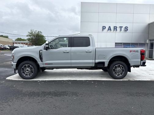 AVALANCHE 2026 Ford F-350 Platinum