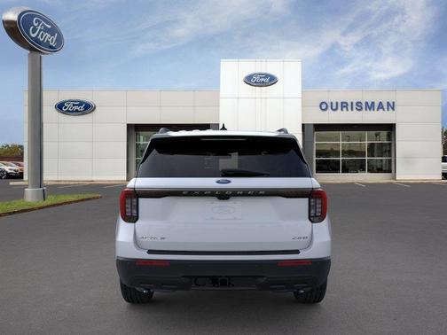Space White Metallic 2026 Ford Explorer Active