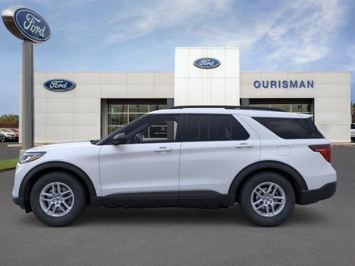 Space White Metallic 2026 Ford Explorer Active