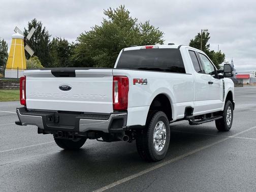 OXFORD WHITE 2026 Ford F-250 XLT
