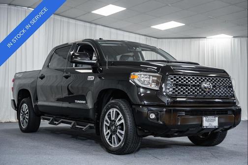 Midnight Black Metallic 2018 Toyota Tundra SR5
