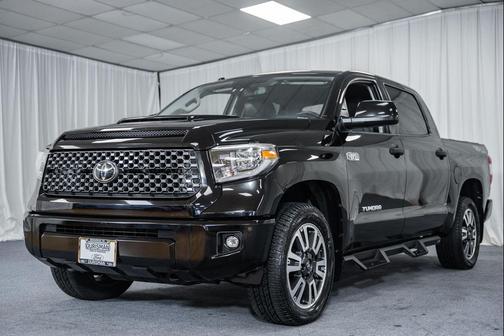Midnight Black Metallic 2018 Toyota Tundra SR5