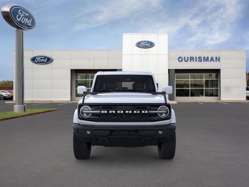 Oxford White 2026 Ford Bronco Outer Banks