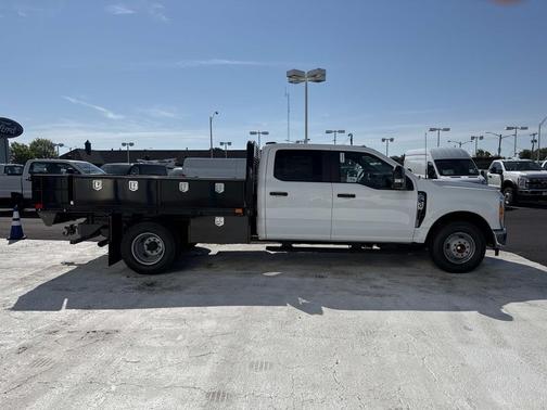 OXFORD WHITE 2026 Ford F-350 XL