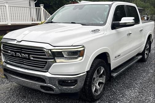 Bright White Clearcoat 2022 RAM 1500 Laramie