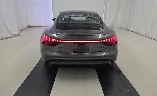 2022 Audi RS e-tron GT quattro