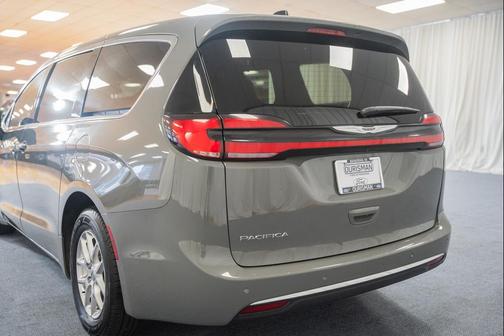 Ceramic Gray Clearcoat 2025 Chrysler Pacifica L