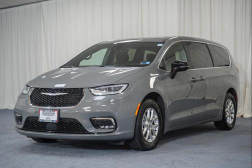 Ceramic Gray Clearcoat 2025 Chrysler Pacifica L