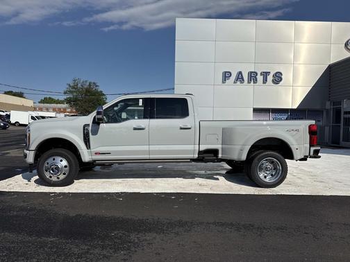 AVALANCHE 2026 Ford F-450 Platinum