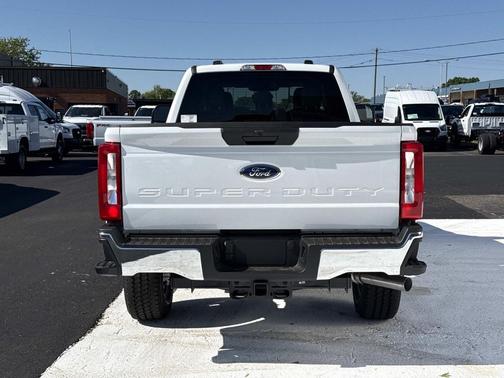 Oxford White 2026 Ford F-250 XLT