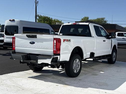 Oxford White 2026 Ford F-250 XLT