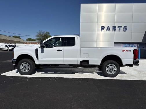 Oxford White 2026 Ford F-250 XLT