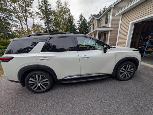 2022 Nissan Pathfinder Platinum 4WD