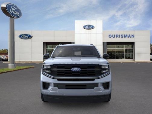 Glacier Gray Metallic Tri-Coat 2026 Ford Expedition Platinum