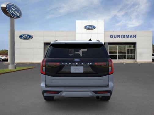 Glacier Gray Metallic Tri-Coat 2026 Ford Expedition Platinum