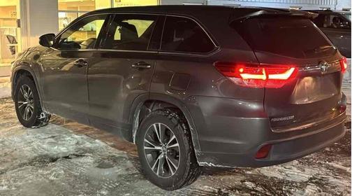 2017 Toyota Highlander LE I4