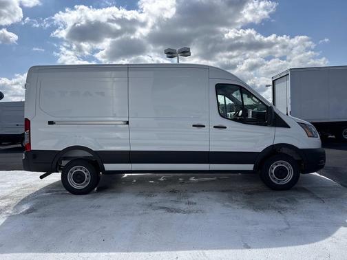 OXFORD WHITE 2026 Ford Transit-250 Base