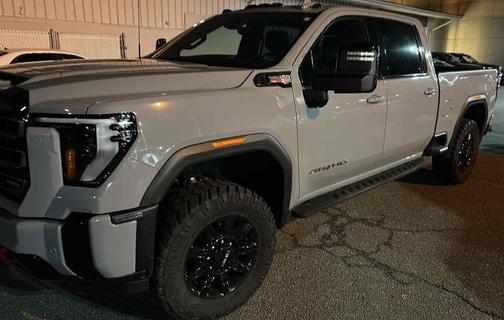 2025 GMC Sierra 2500 AT4