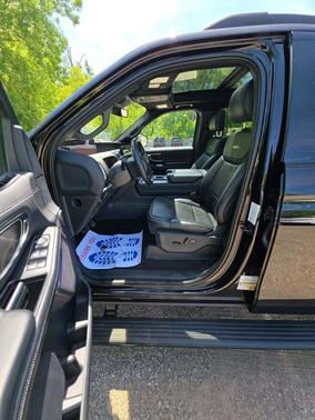 Agate Black Metallic 2025 Ford Expedition Max Platinum