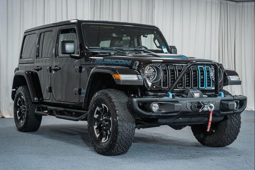 Black Clearcoat 2024 Jeep Wrangler 4xe Rubicon X