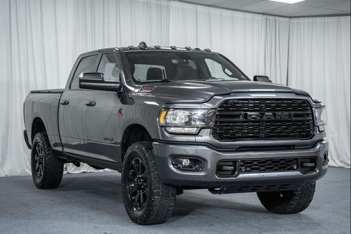 2022 RAM 3500 Big Horn Crew Cab 4x4 6'4' Box