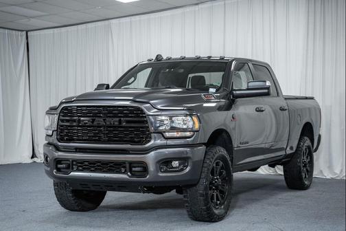 2022 RAM 3500 Big Horn Crew Cab 4x4 6'4' Box