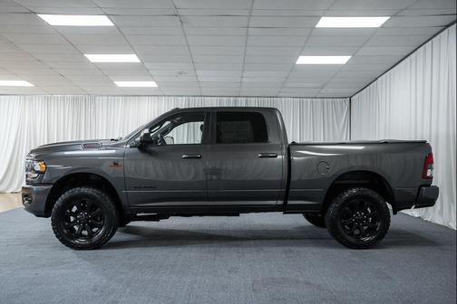 2022 RAM 3500 Big Horn Crew Cab 4x4 6'4' Box