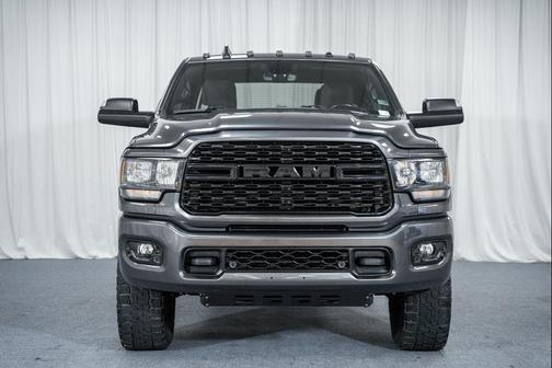 2022 RAM 3500 Big Horn Crew Cab 4x4 6'4' Box