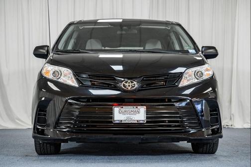 2020 Toyota Sienna SE
