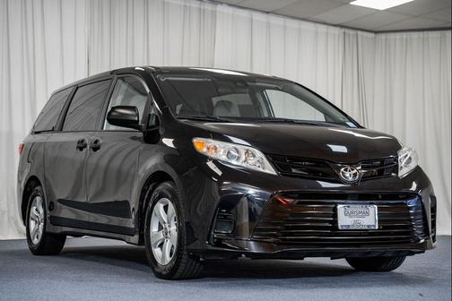 2020 Toyota Sienna SE
