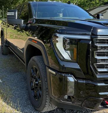 Onyx Black 2024 GMC Sierra 2500 AT4