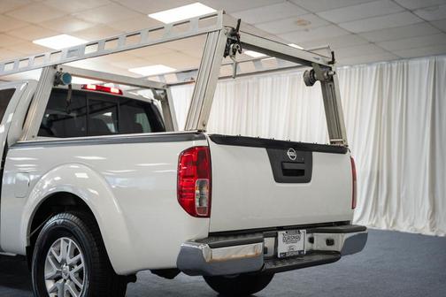 Glacier White 2021 Nissan Frontier SV