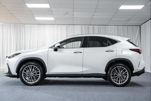 2022 Lexus NX 350h Premium