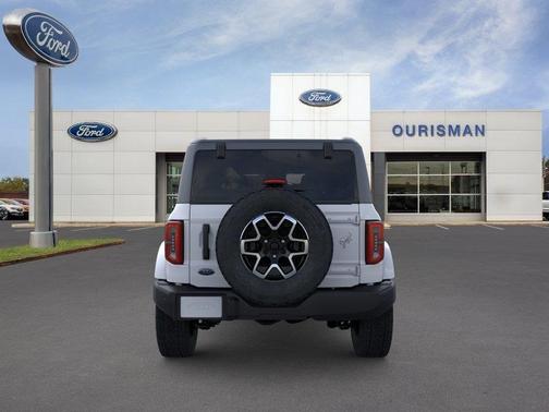 Oxford White 2026 Ford Bronco Outer Banks