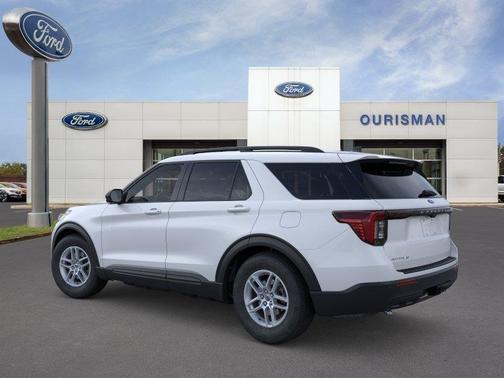 Space White Metallic 2026 Ford Explorer Active