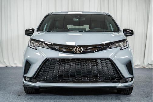 2026 Toyota Sienna XSE 7 Passenger