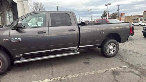 2017 RAM 2500 Tradesman Crew Cab 4x4 8' Box