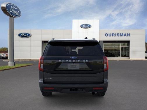 Dark Matter Gray Metallic 2026 Ford Expedition Active