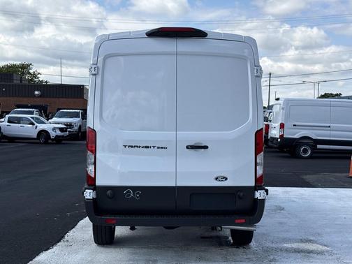 OXFORD WHITE 2026 Ford Transit-250 Base