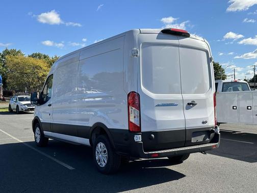 2024 Ford E-Transit T-350 Medium Roof