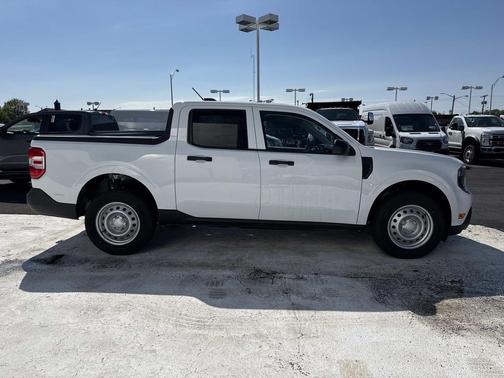 OXFORD WHITE 2026 Ford Maverick XL