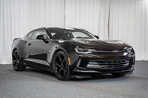Photo 1 of 33 of 2017 Chevrolet Camaro 1LT