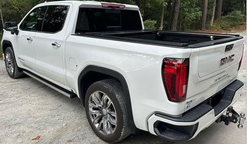 Summit White 2023 GMC Sierra 1500 Denali