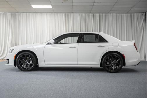 2022 Chrysler 300 S