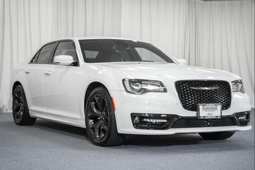 2022 Chrysler 300 S