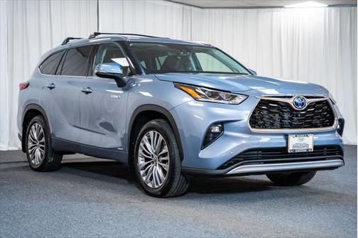 2021 Toyota Highlander Hybrid Platinum